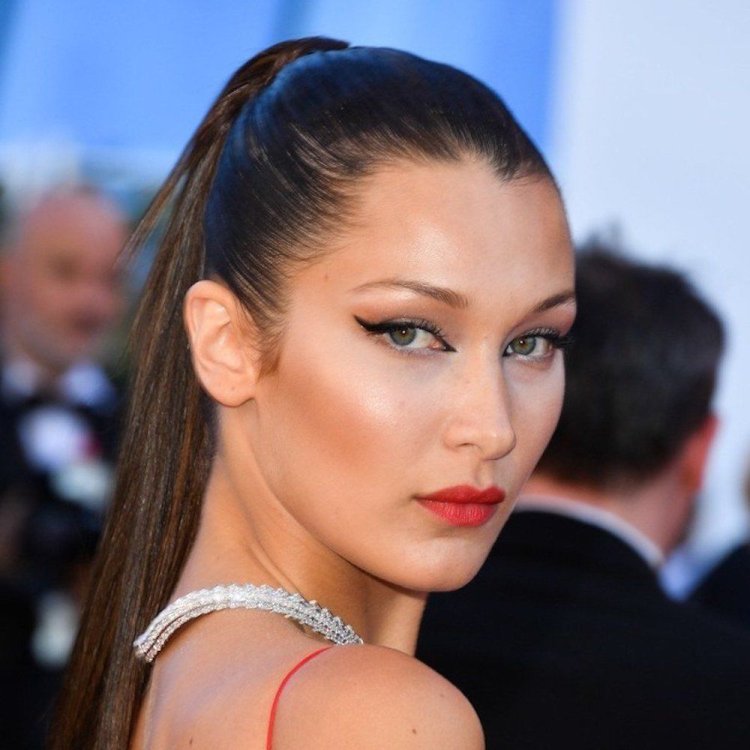 Стрелки Беллы Хадид