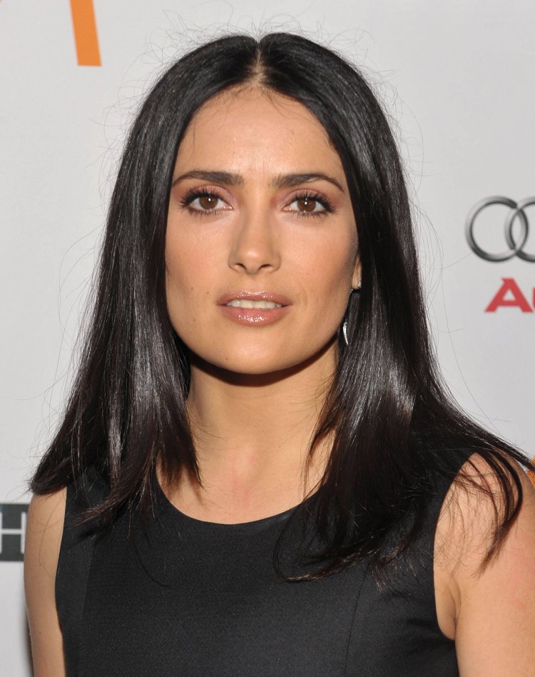 Сальма Хайек с прямыми волосами