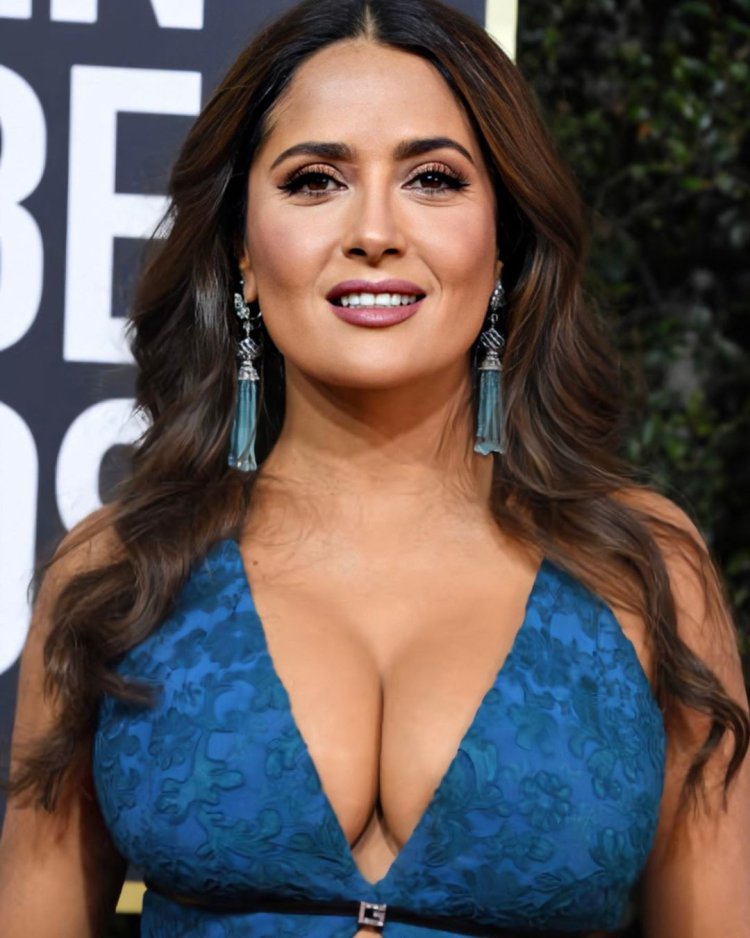 Дениз милани в шортах