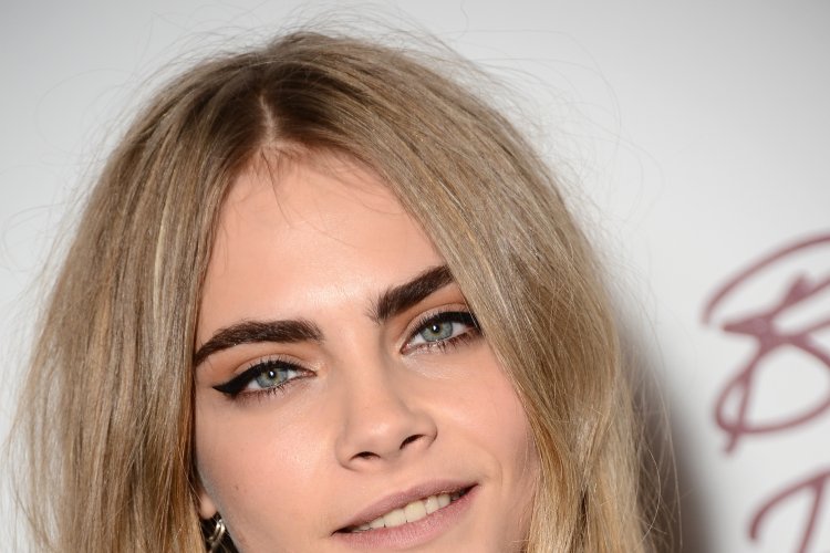 Кара делевинь моноьповь