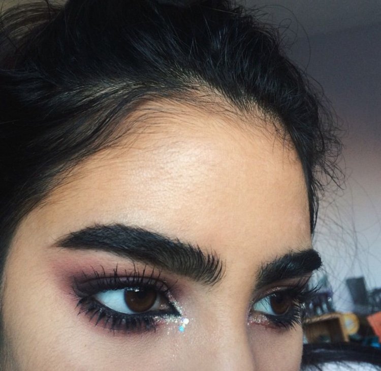 Анна Делевинь