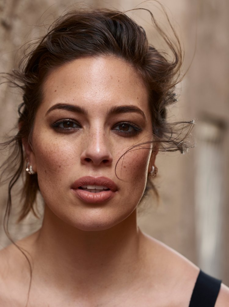 Эшли Грэм макияж