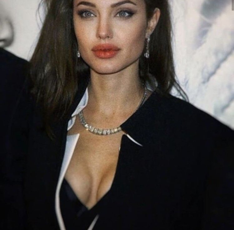 Анджелина Джоли в молодости