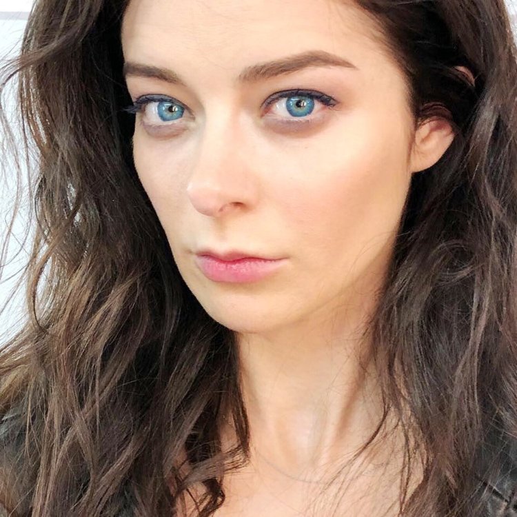 Марина Александрова