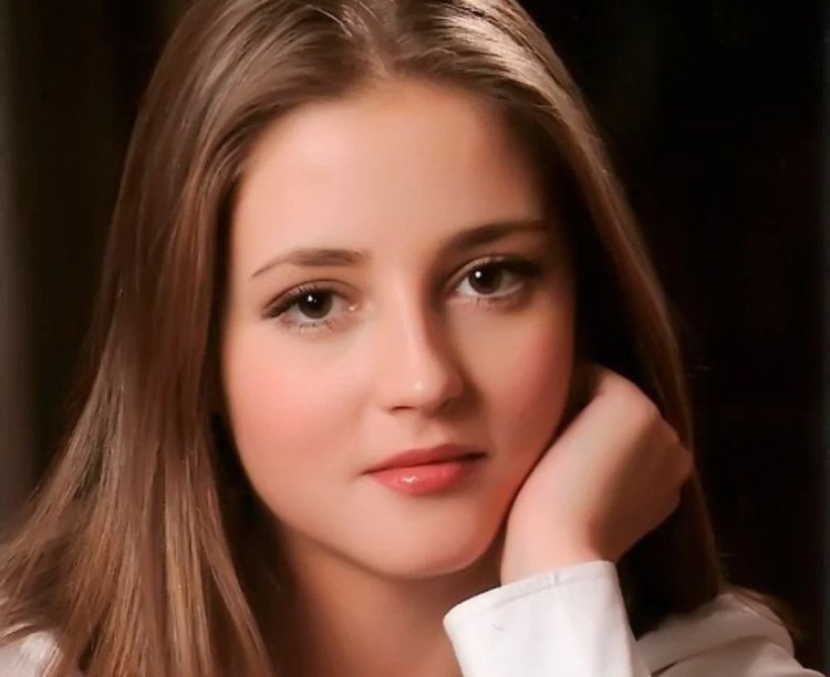 Анна Михайловская Молодежка