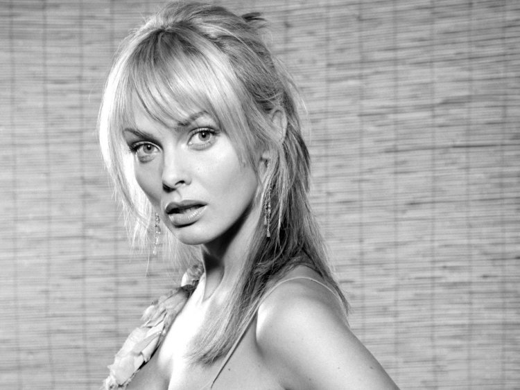 Izabella Scorupco