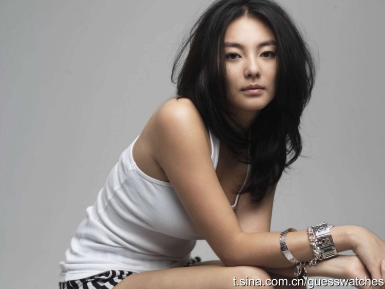 Актриса Чжан Цзыи
