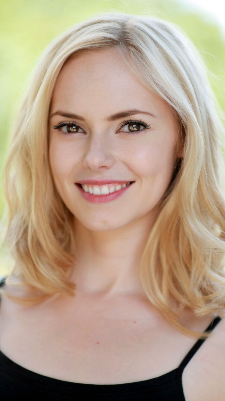 Элизабет Хёрли