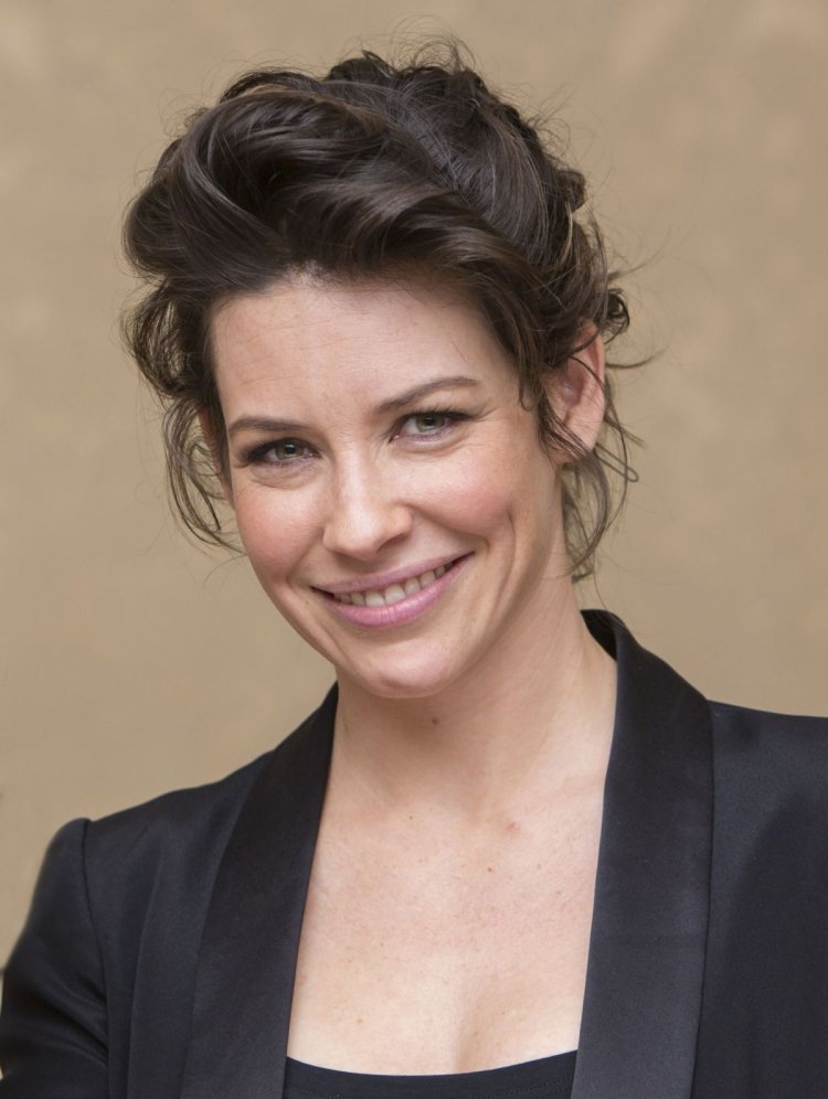 Эмилия дарк фото