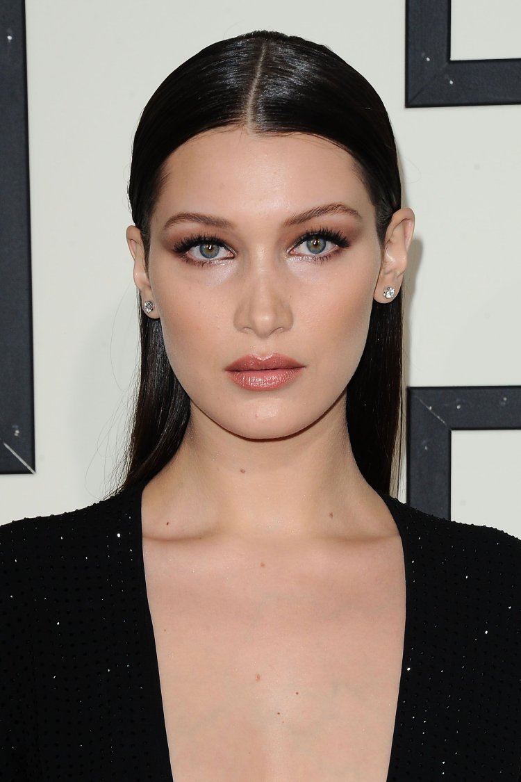 Рози Хантингтон-Уайтли брови