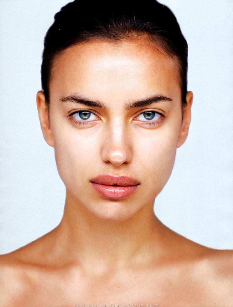 Роузи Хантингтон-Уайтли глаза