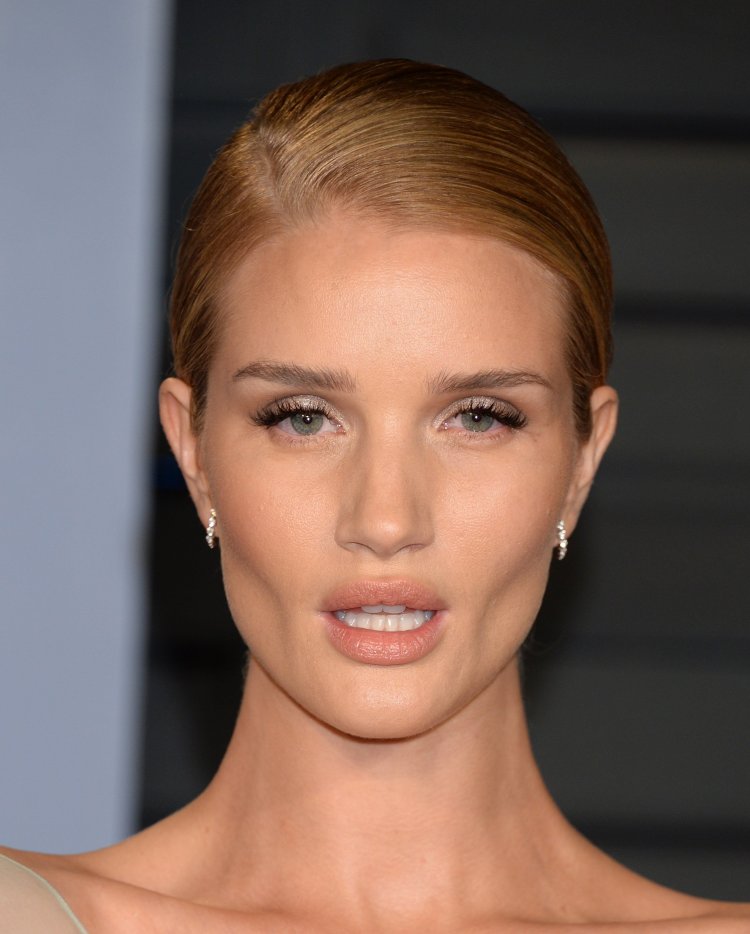 Holliday Grainger 2019