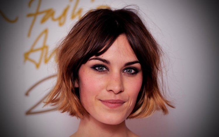 Алекса Чанг стрижка