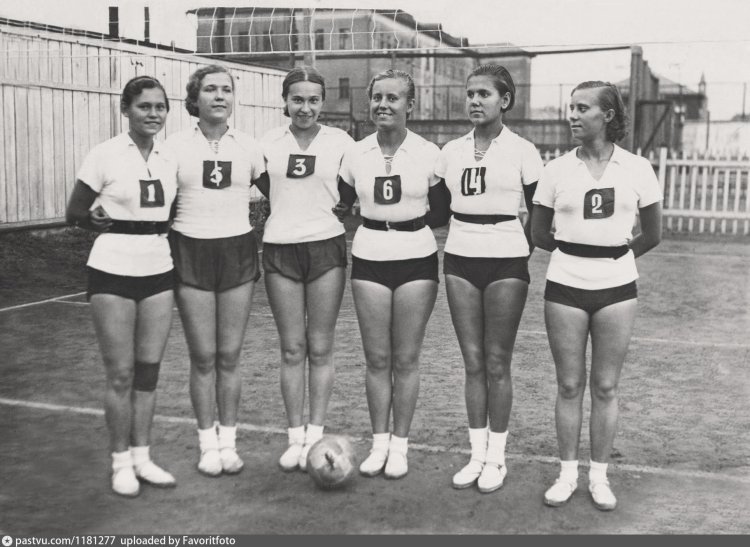 Советские девушки спортсменки