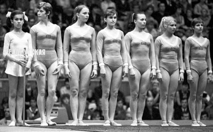 Советская гимнастка Тамара Лазакович