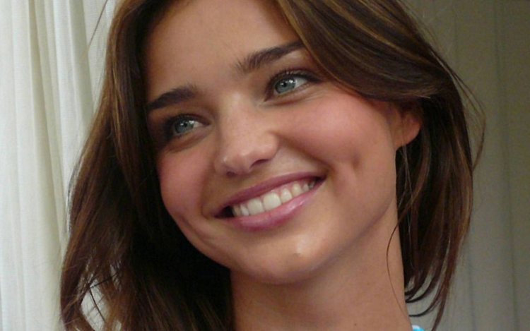 Миранда Керр улыбка