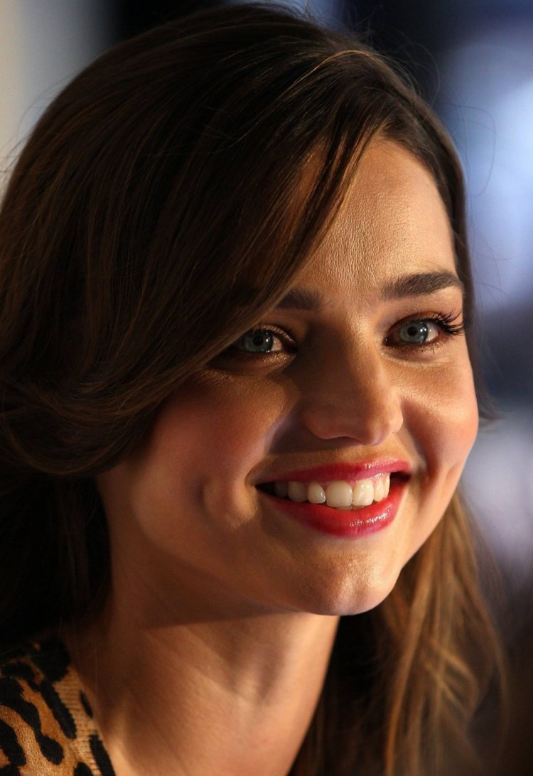 Девушки с ямочками