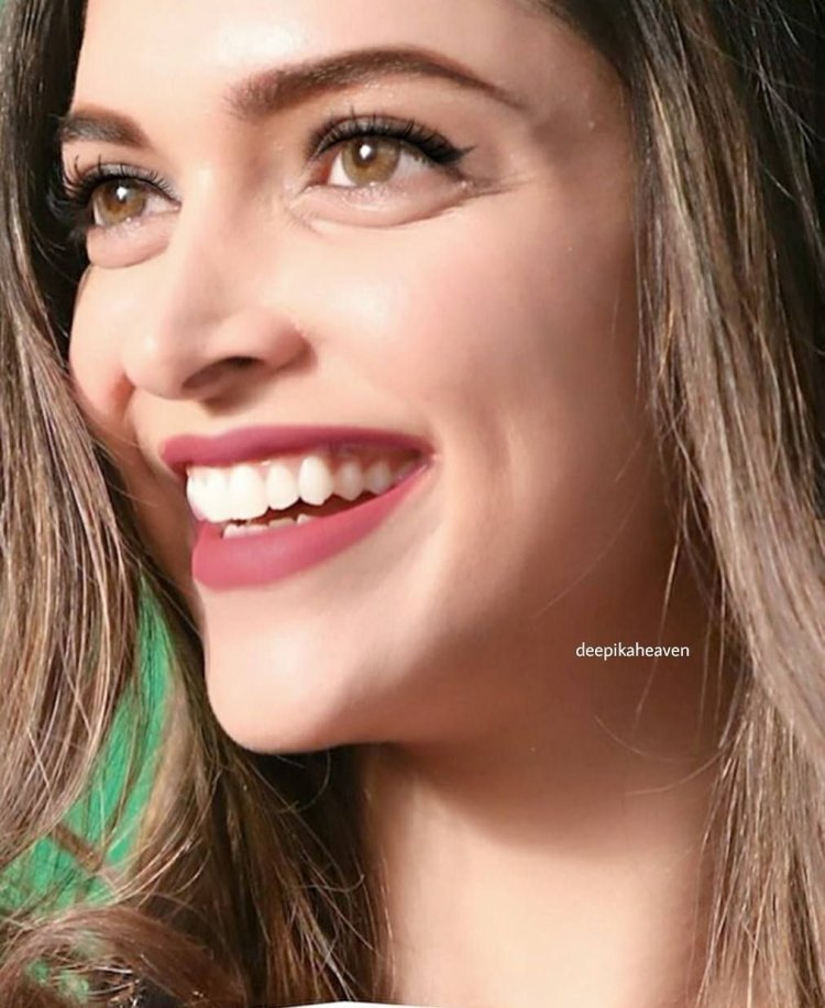 Ямочки при улыбке