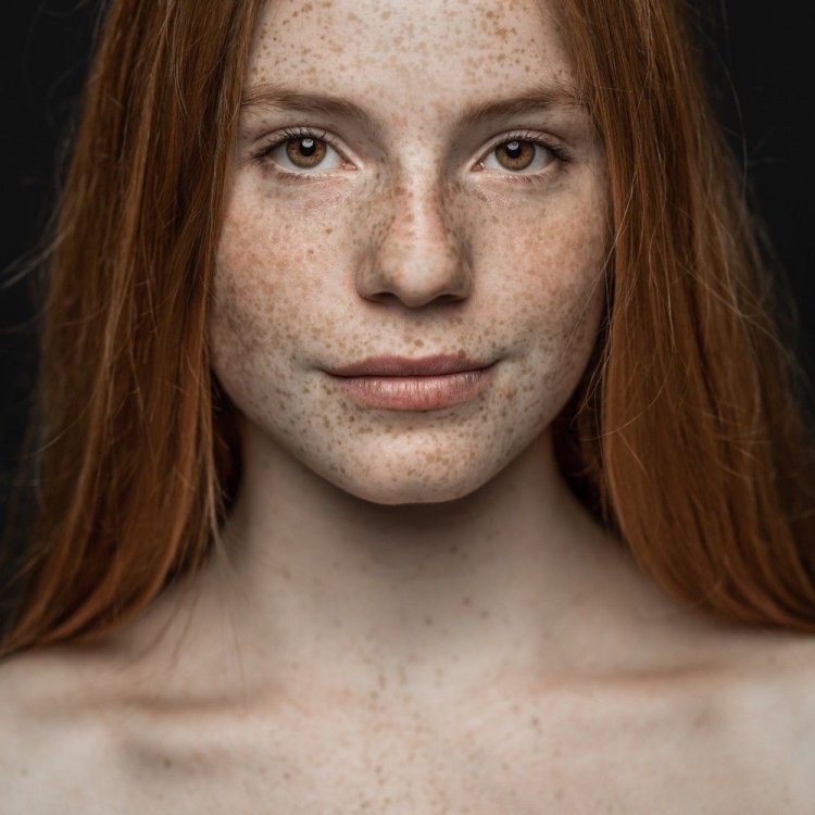 Luca Hollestelle похожа