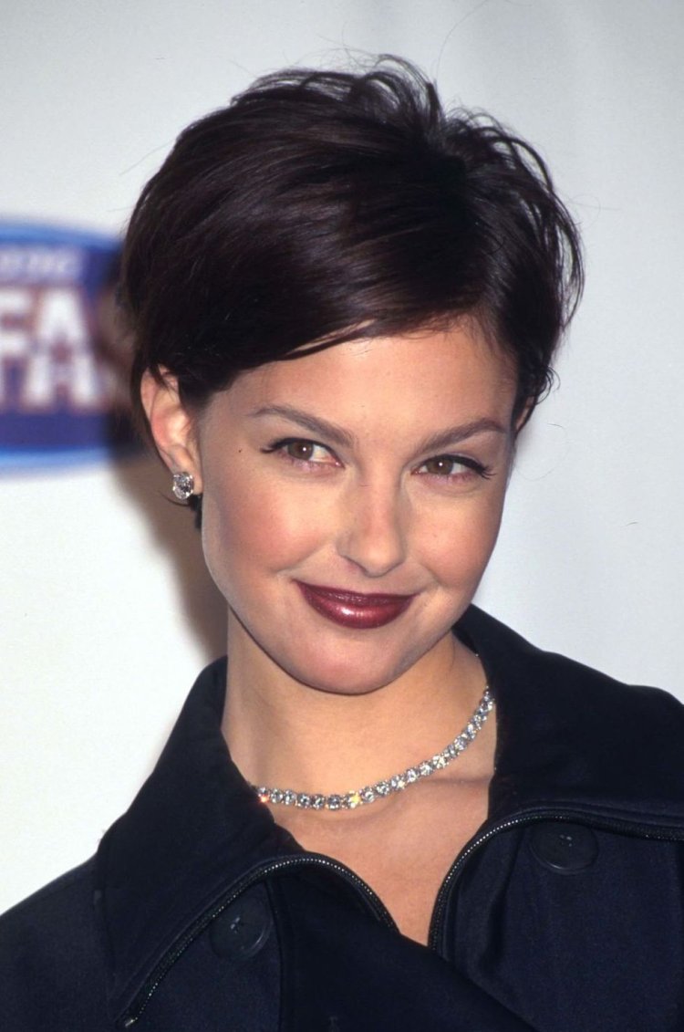 Энн Хэтэуэй Пикси