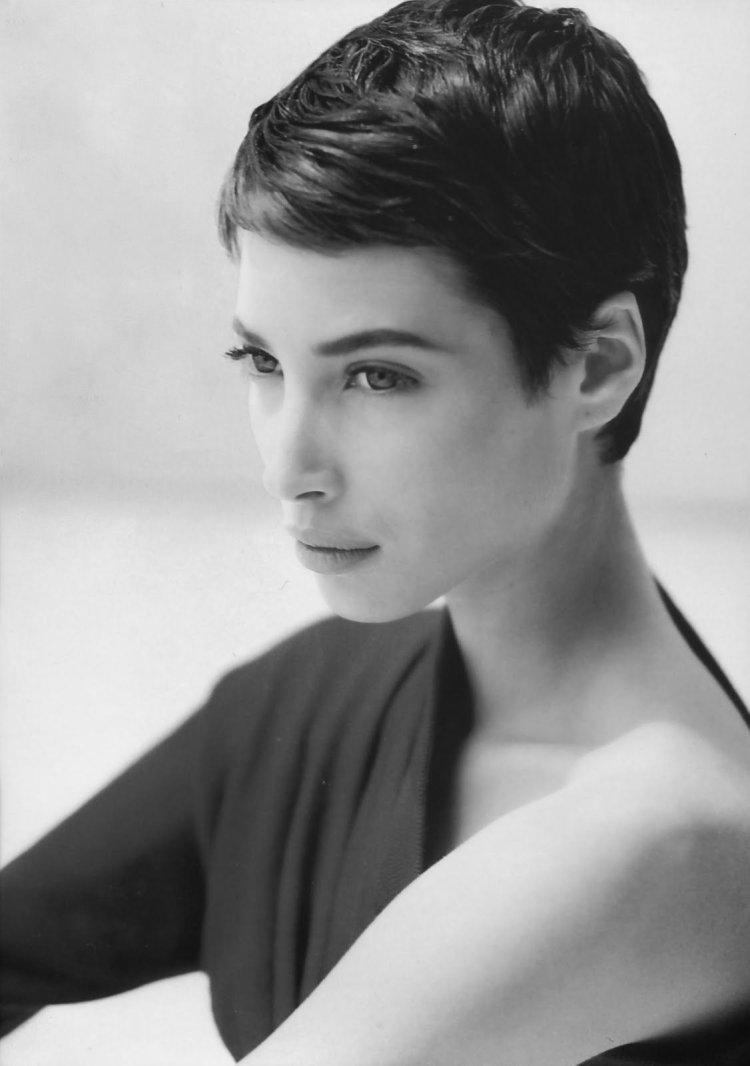 Мэгги Джиллингтон