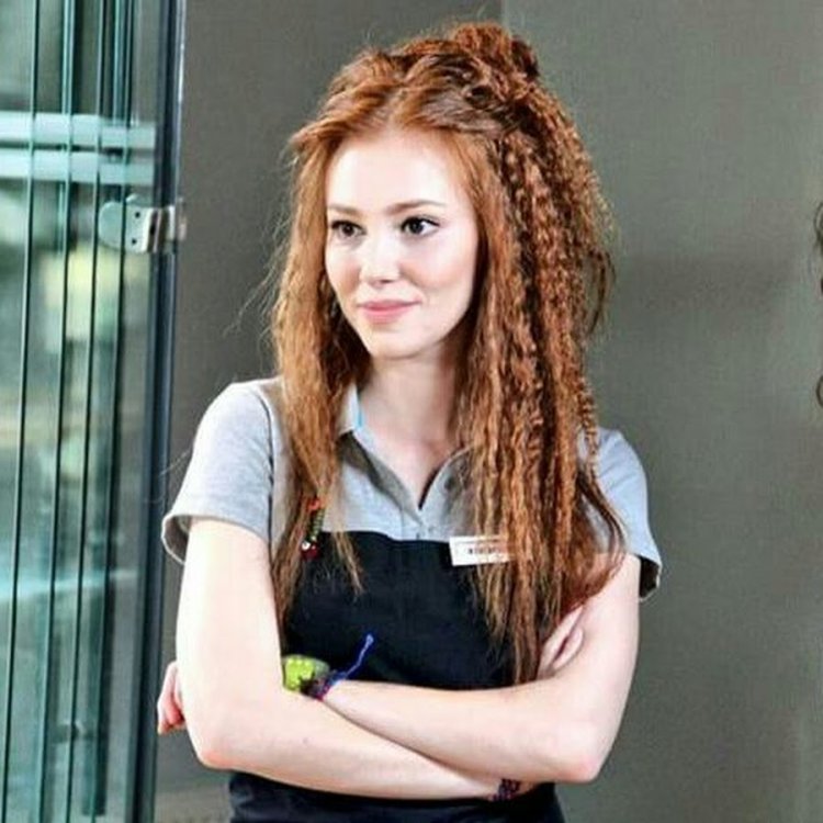 Эльчин Сангу с кудрями