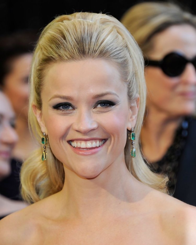 Риз Уизерспун брови