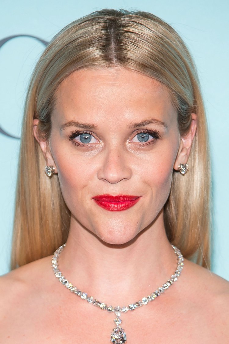 Риз Уизерспун анфас