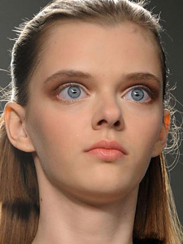 Большие глаза модель