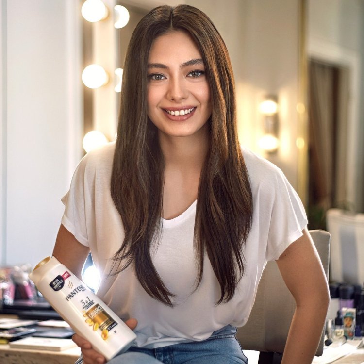 Турецкая актриса Неслихан Атагюль