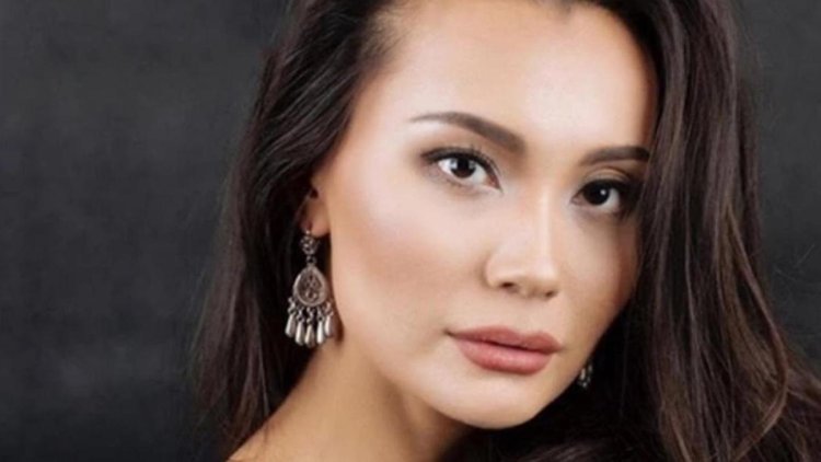 Казахская певица Жанар Дугалова