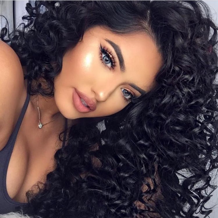 Красивые брюнетки с кудрявыми волосами