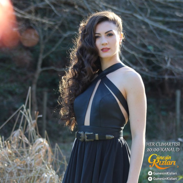 Бурджу Озберк актрисы Турции