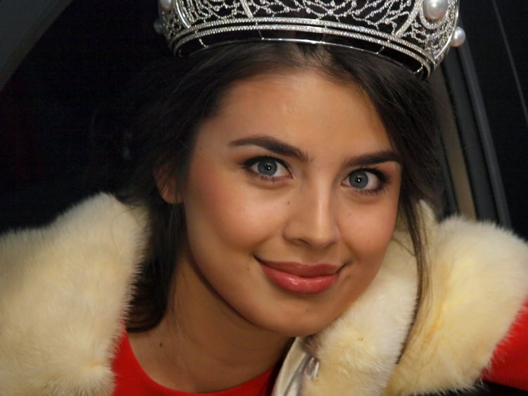 Эльмира Абдразакова