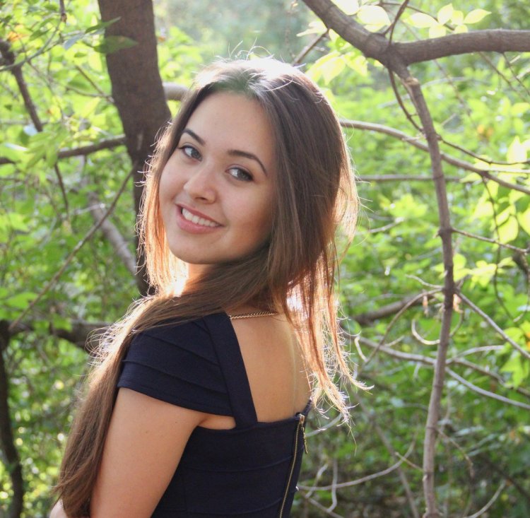 Азалия Саттарова