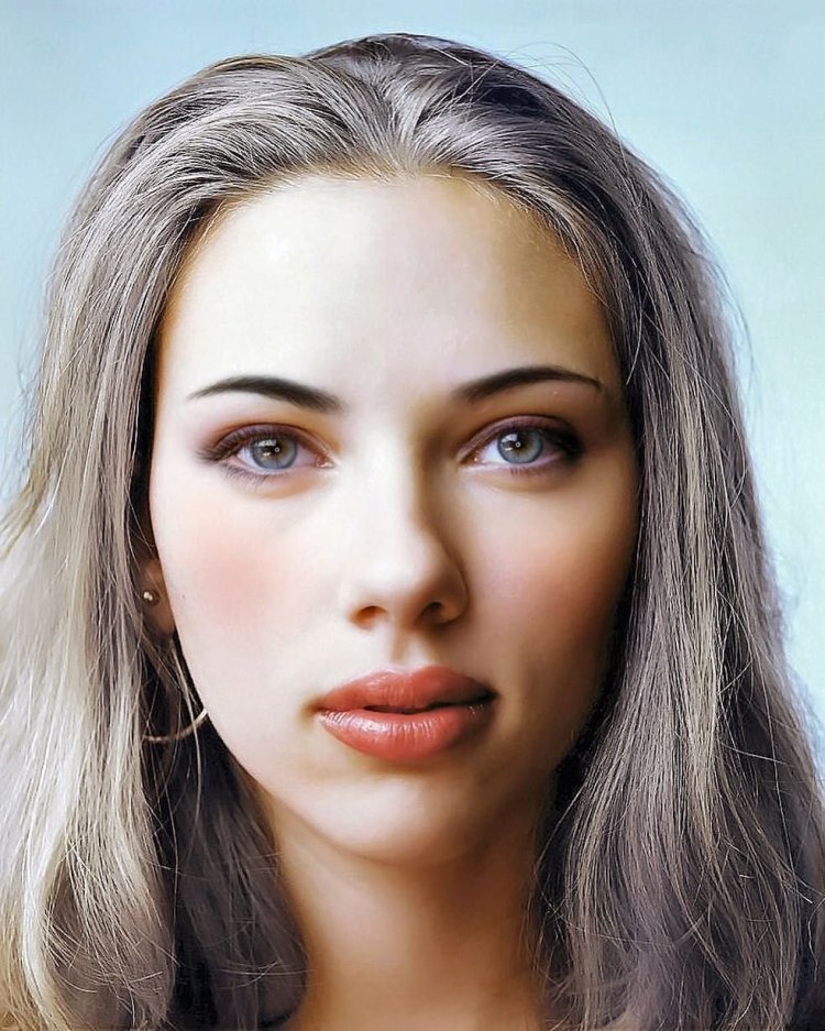 Скарлетт Йоханссон анфас