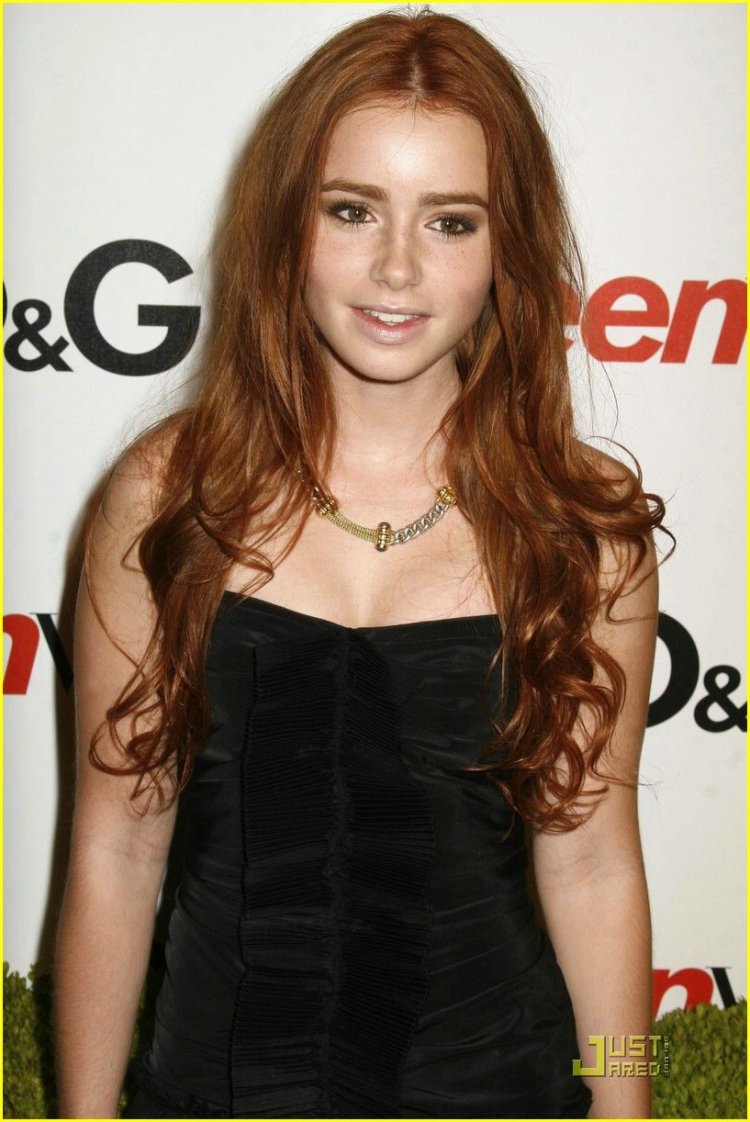 Лили Коллинз рыжая