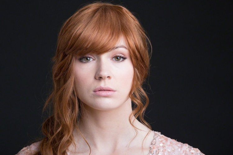 Карен Гиллан лицо