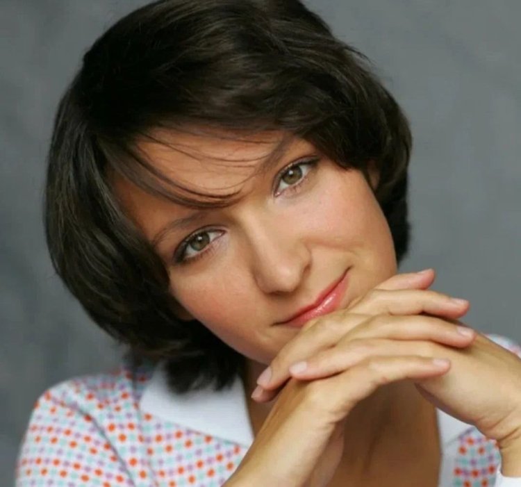 Актриса Олеся Железняк