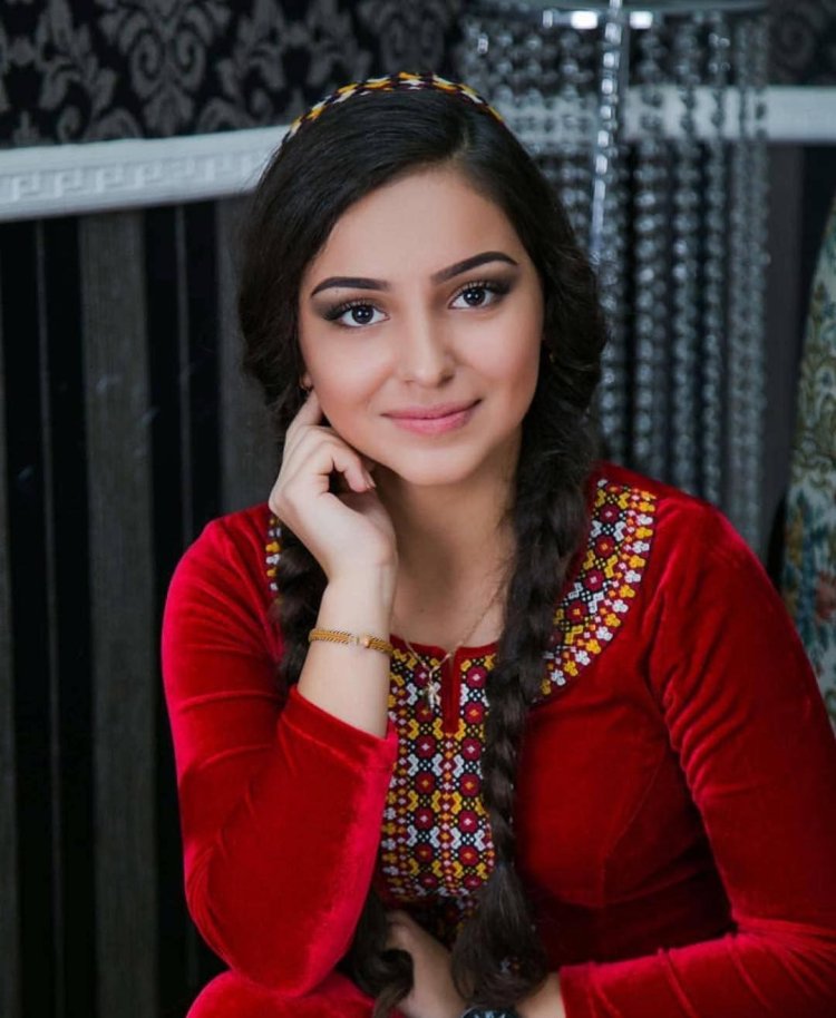 Азимова туркменка певица