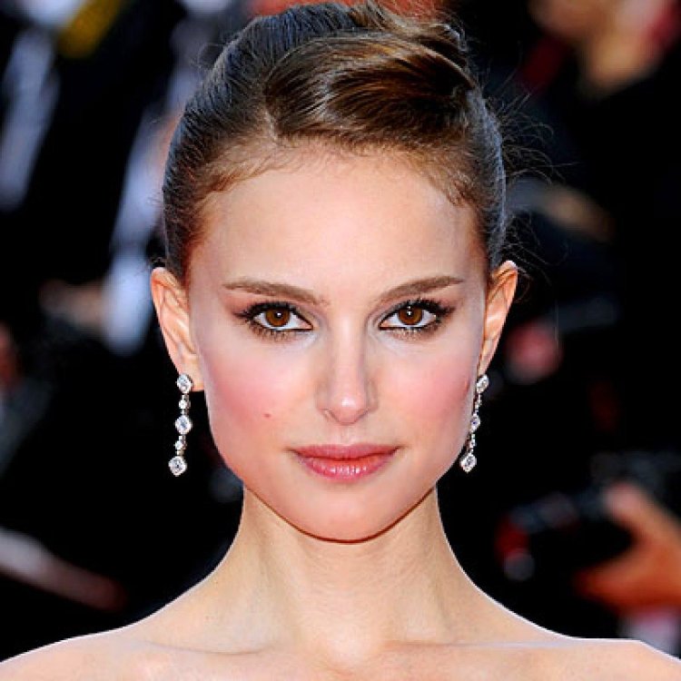 Анна Кендрик лицо