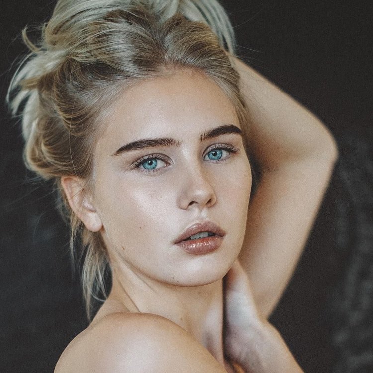 Amalie Snøløs ›› Амалия Снолос