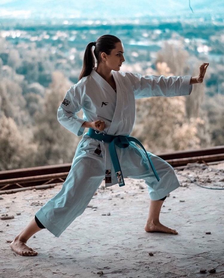 Китаянка каратистка