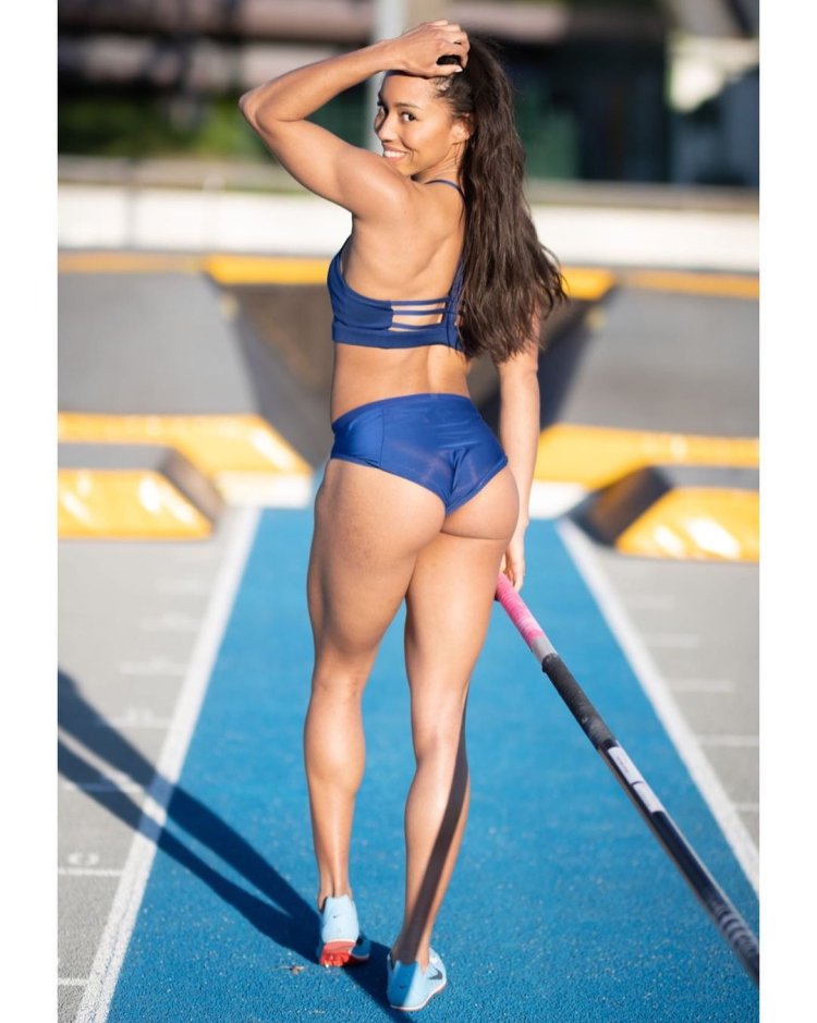 Спортсменки без формы