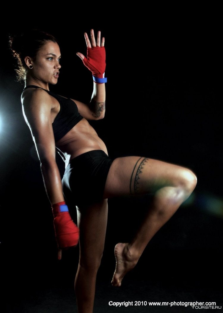 Джина Карано кикбоксинг