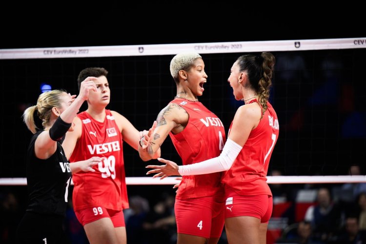 Турецкая волейболистка варгас