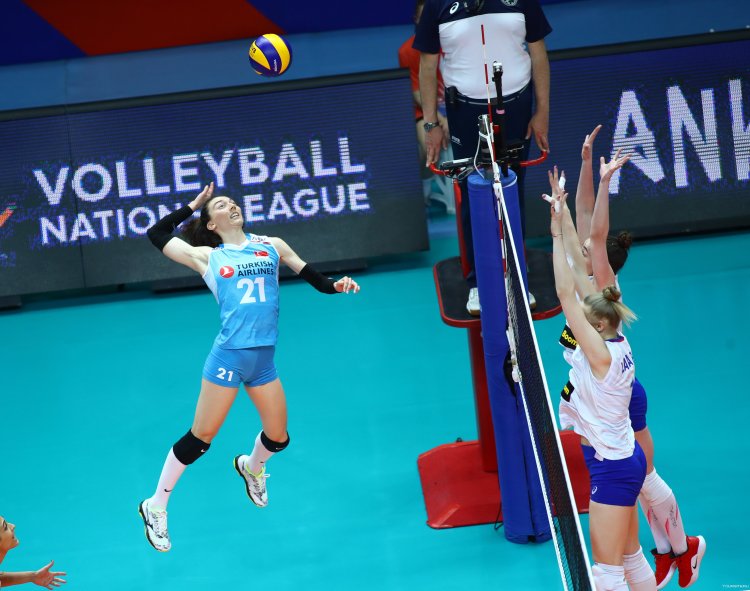 Zehra волейболистка