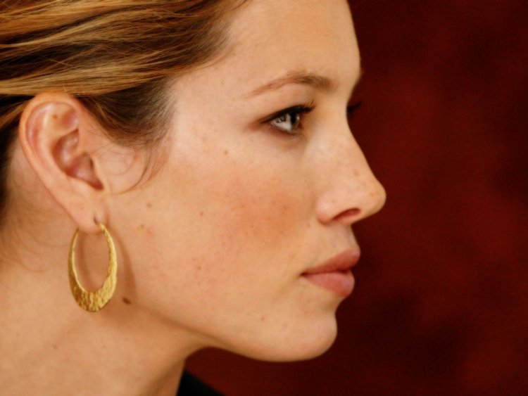 Jessica Biel лицо профиль
