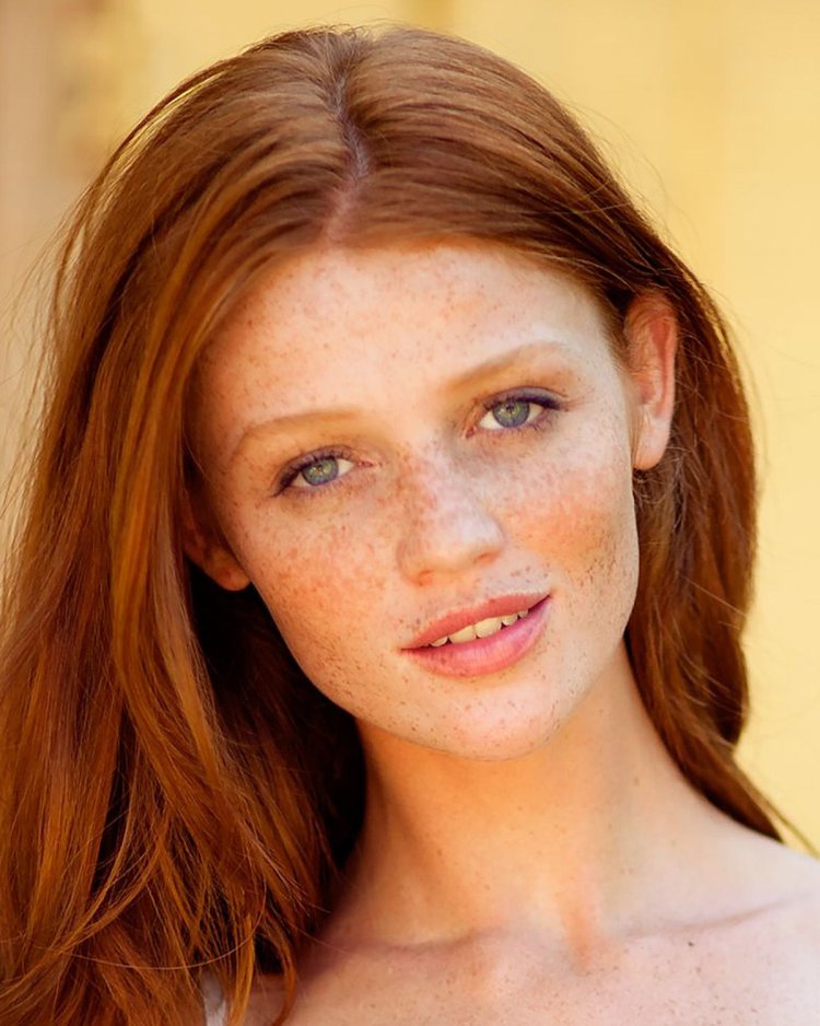 Синтия Дикер