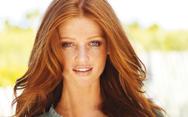 Модель Синтия Дикер